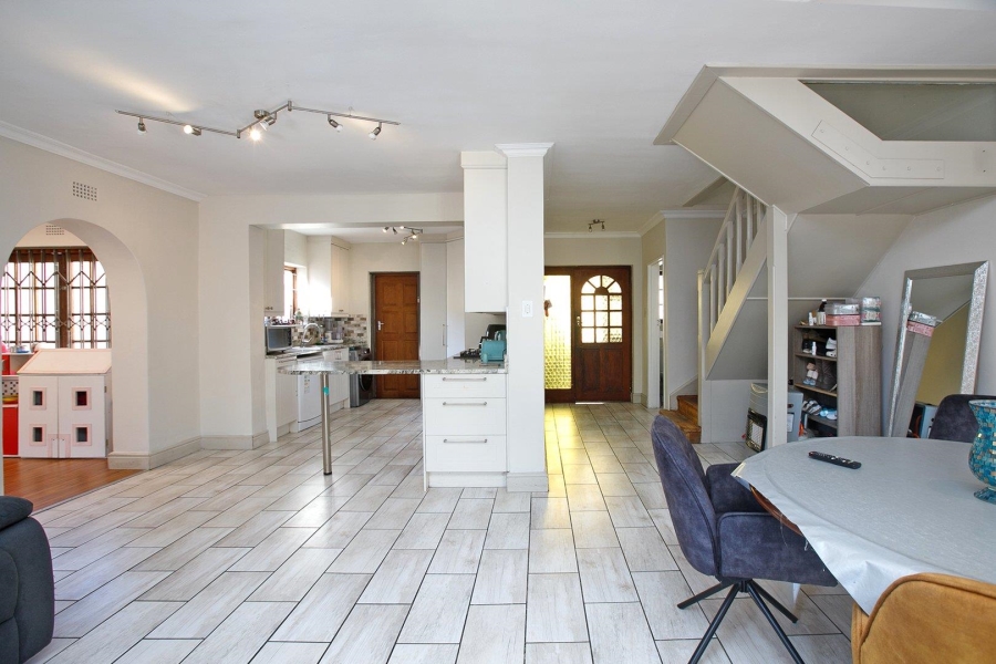 5 Bedroom Property for Sale in Claremont Western Cape